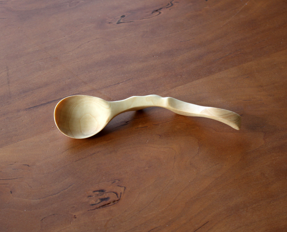 Spoon that fits finger shape