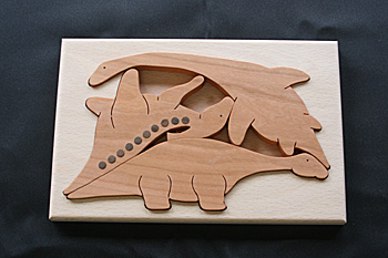 糸ノコで作った恐竜のパズル