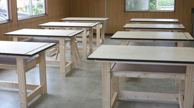 教室の机