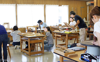 木工教室のクラス風景