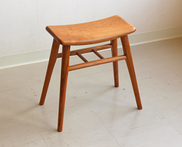 人気の定番！お二人の椅子 | 木工教室ブログ
