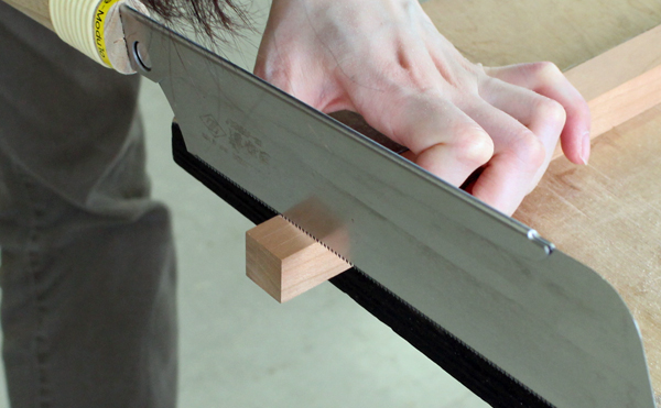 胴付きノコでホゾ切断