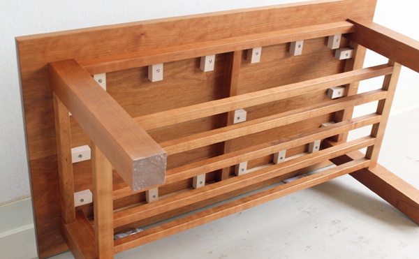 伸縮吸収のためのコマ