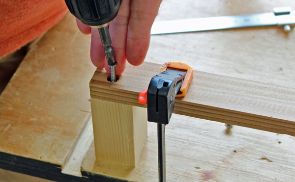 家具基礎コースの木ねじ接合の課題チャレンジ中の画像