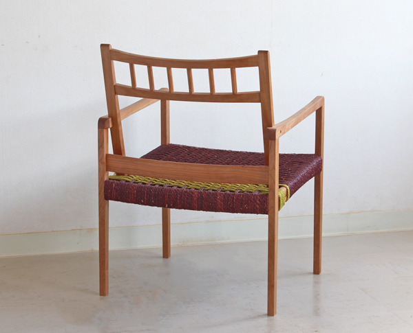 椅子、背後から