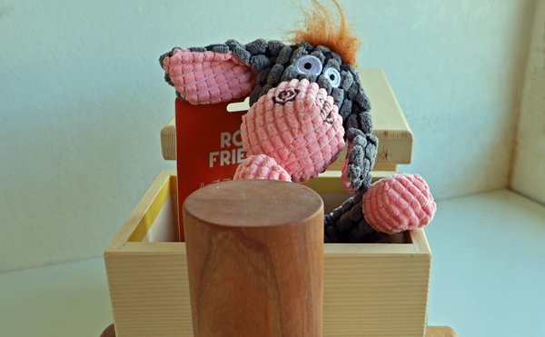 木製のおもちゃの汽車