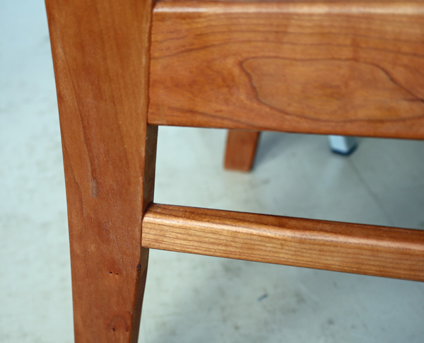 後脚と、貫、幕板との接合部