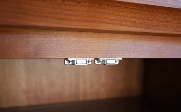 カップボード、食器棚のキャッチ