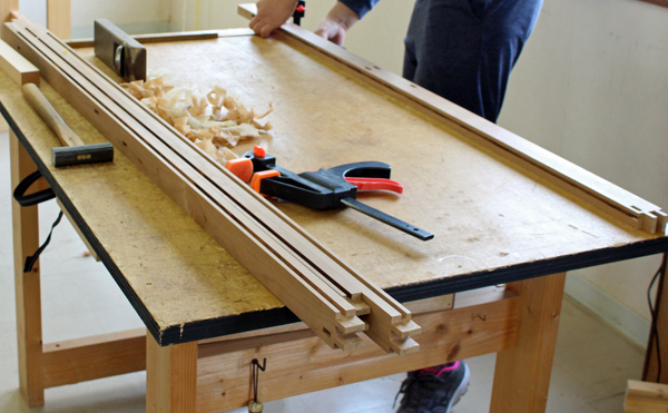 カップボード、食器棚の脚