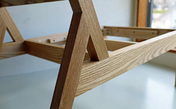 木と木の3角形の接合部分